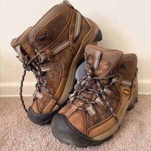 Keen Women's Targhee waterproof hiking boot in brown leather